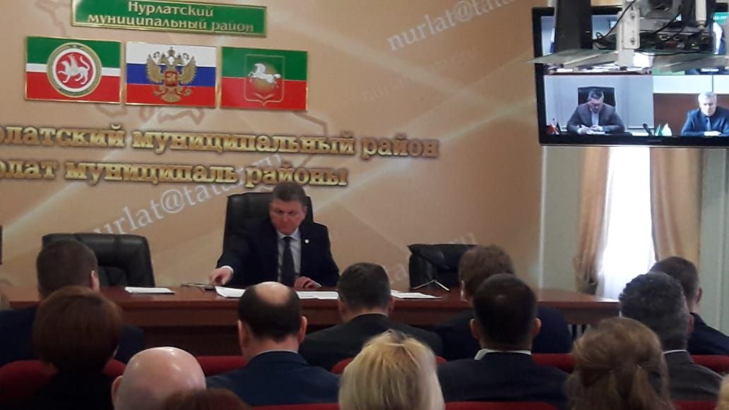Нурлатцы приняли участие в совещании с представителями муниципальных образований в режиме видеоконференции