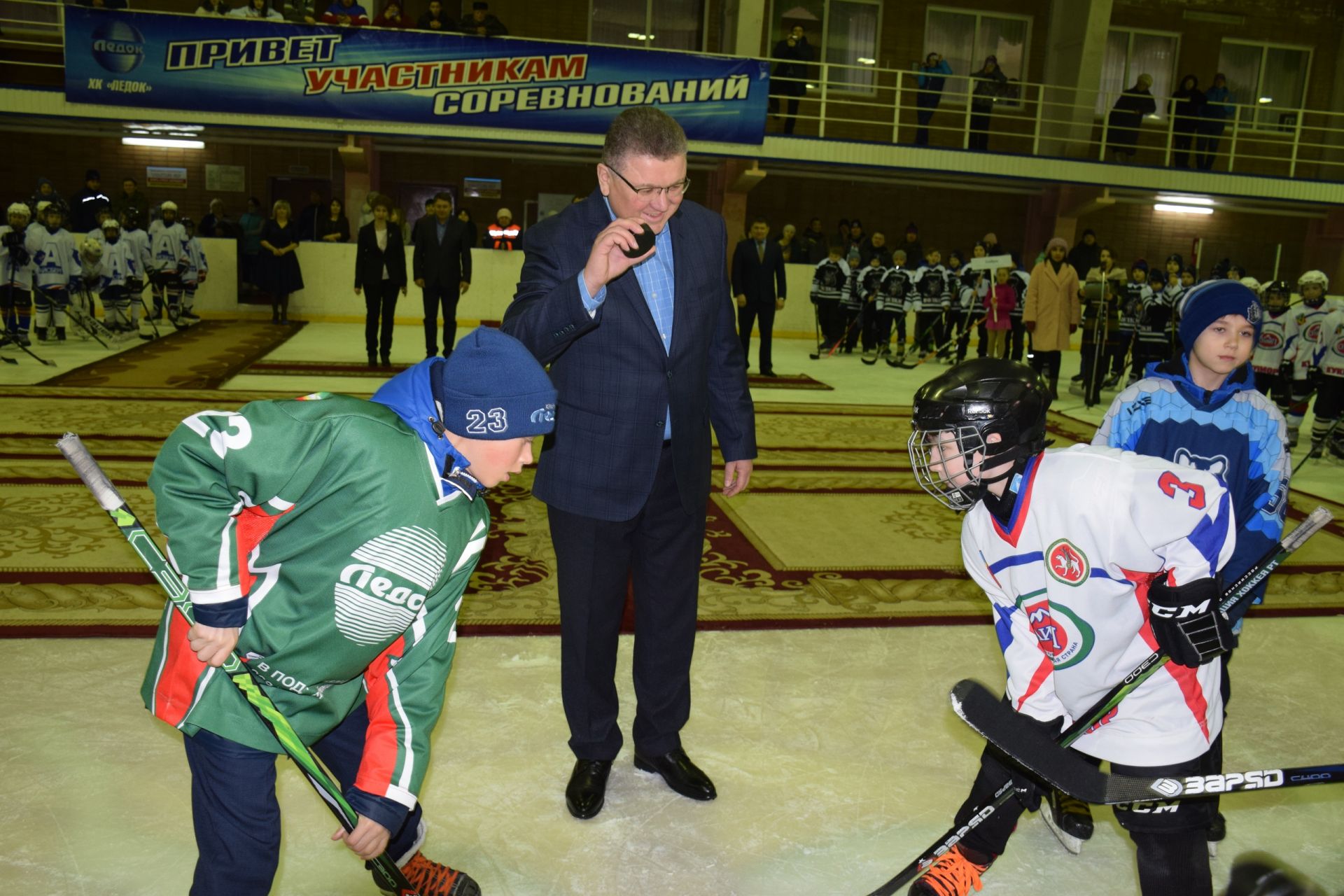 В Нурлате состоялось торжественное открытие финала республиканского этапа всероссийских соревнований юных хоккеистов клуба "Золотая шайба"