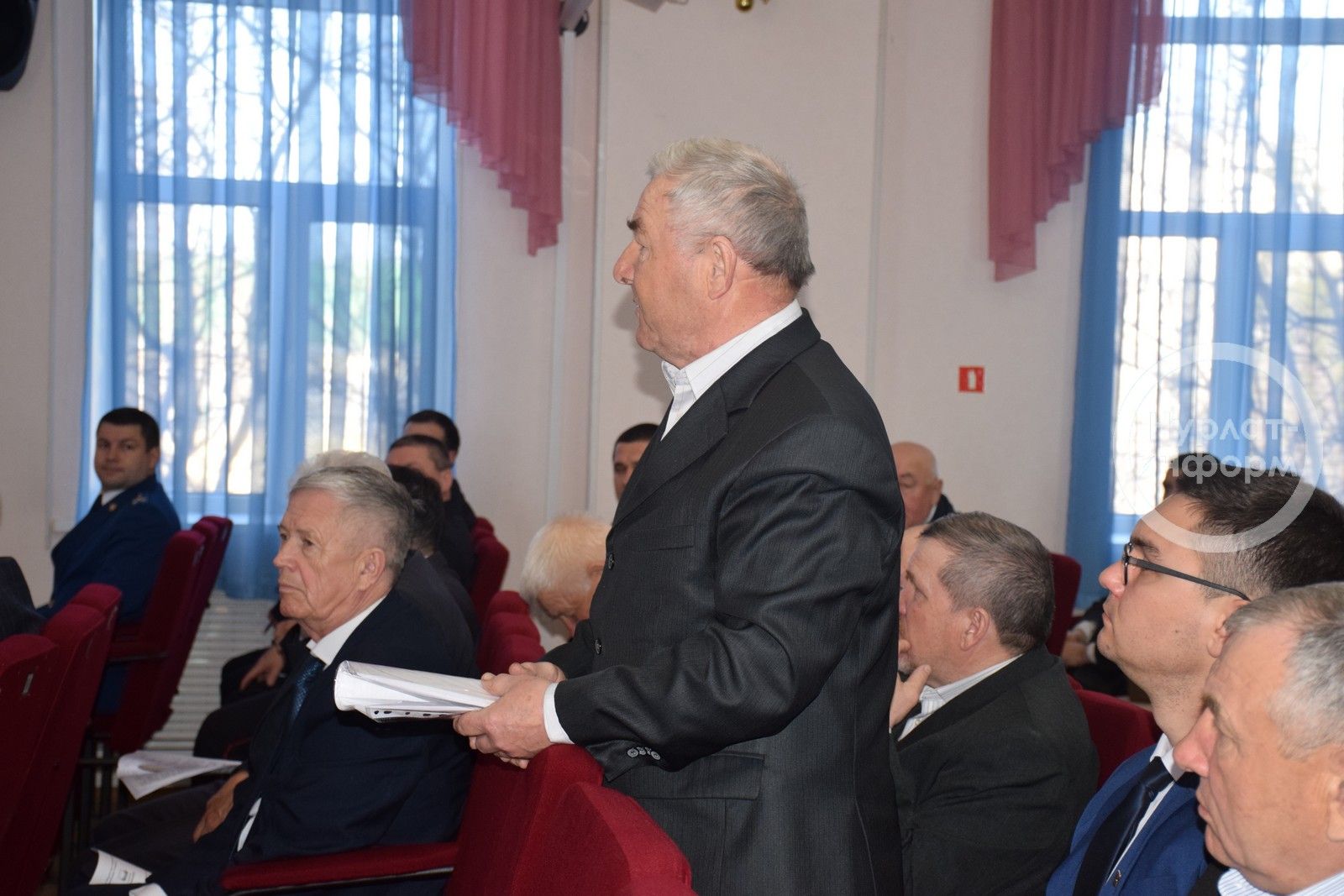 Депутаты Совета города Нурлат Нурлатского муниципального района приняли участие в сессии