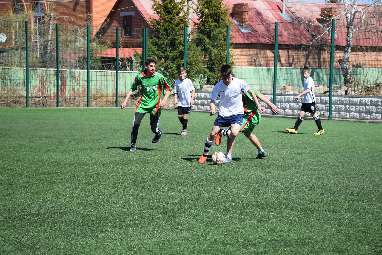 В Нурлате проходит турнир по мини-футболу памяти Героя Социалистического труда Шарифа Сагировича Хафизова 