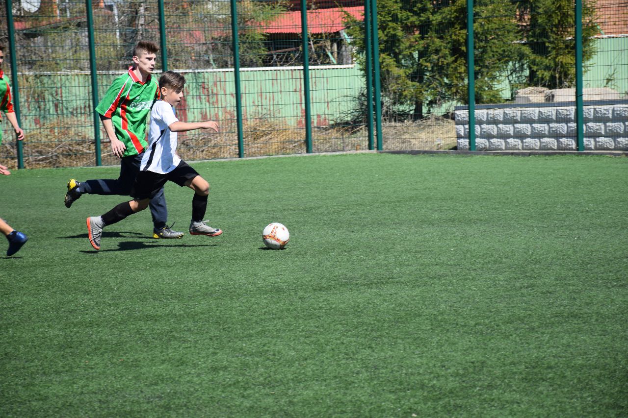 В Нурлате проходит турнир по мини-футболу памяти Героя Социалистического труда Шарифа Сагировича Хафизова 