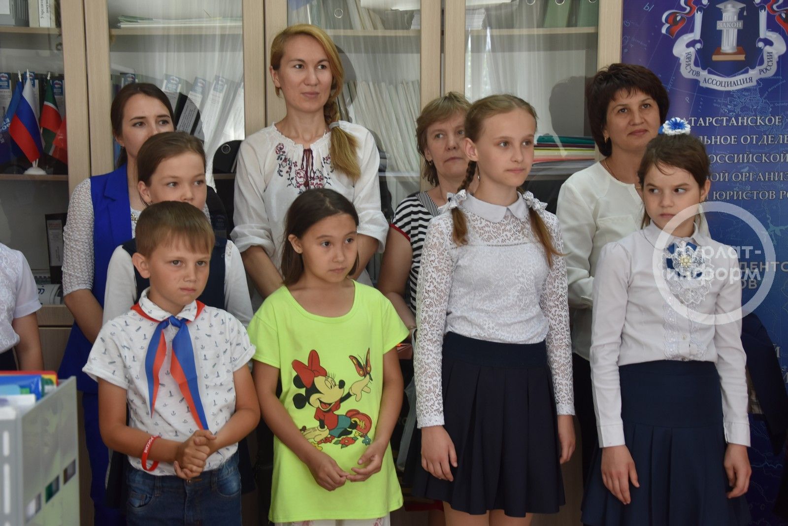 В Нурлатском местном отделении партии “Единая Россия” наградили победителей районного тура конкурса “Дети рисуют страну”