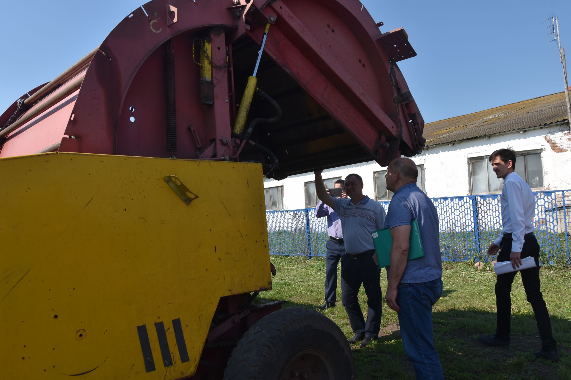 Готовность  хозяйств Нурлатского района  к кормозаготовительной кампании оценила комиссия