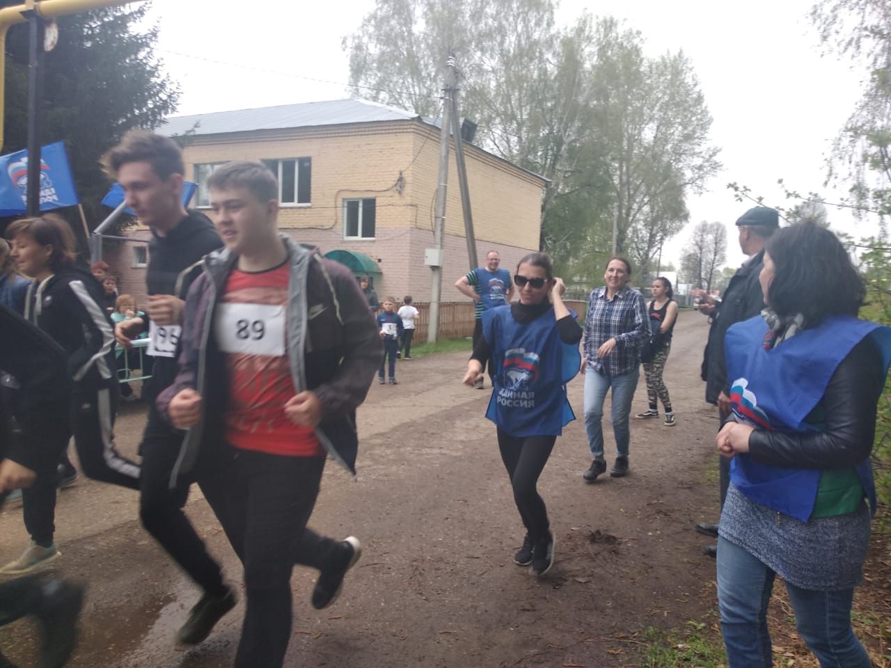 В Тюрнясевском первичном отделении партии «Единая Россия» прошел легкоатлетический пробег, посвященный Дню Победы