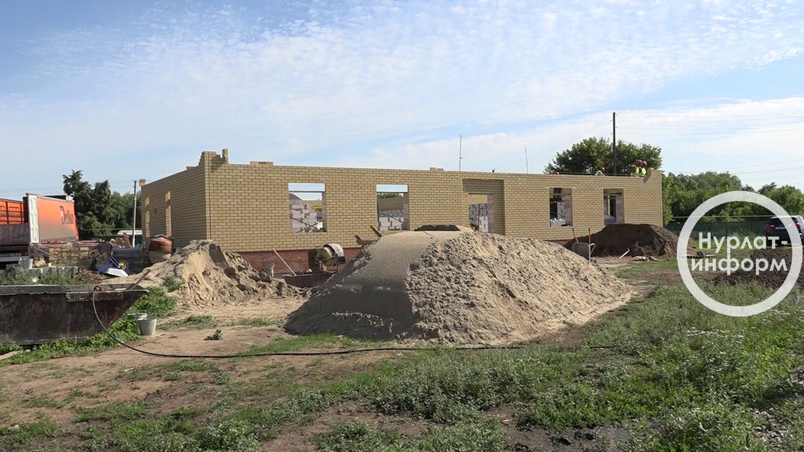 Глава района Алмаз Ахметшин побывал на строительных объектах.