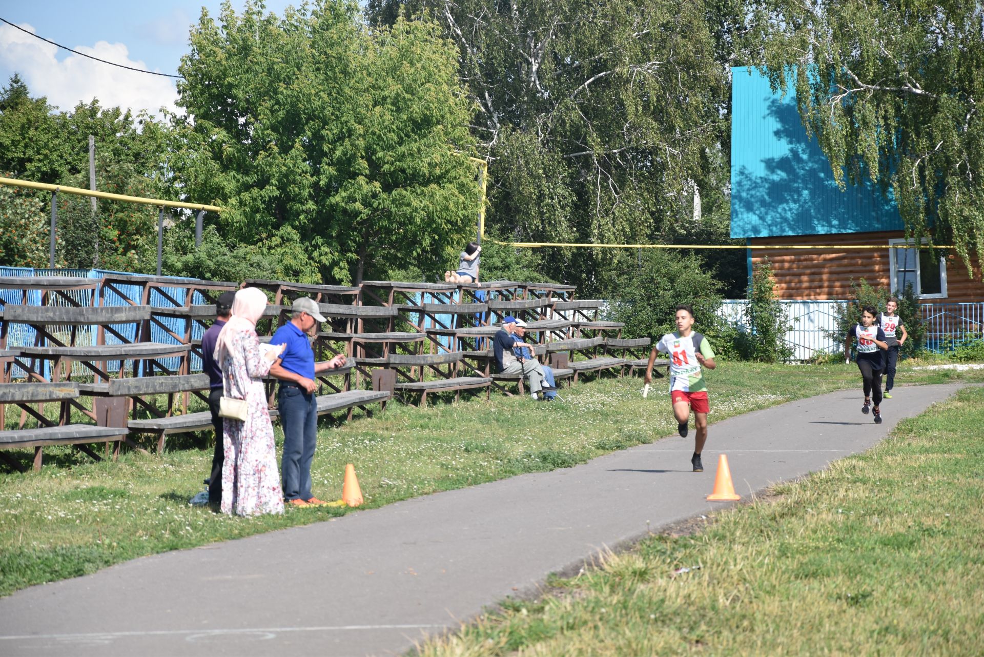 Нурлатцы приняли участие в кроссе в рамках партийного проекта "Крепкая семья"
