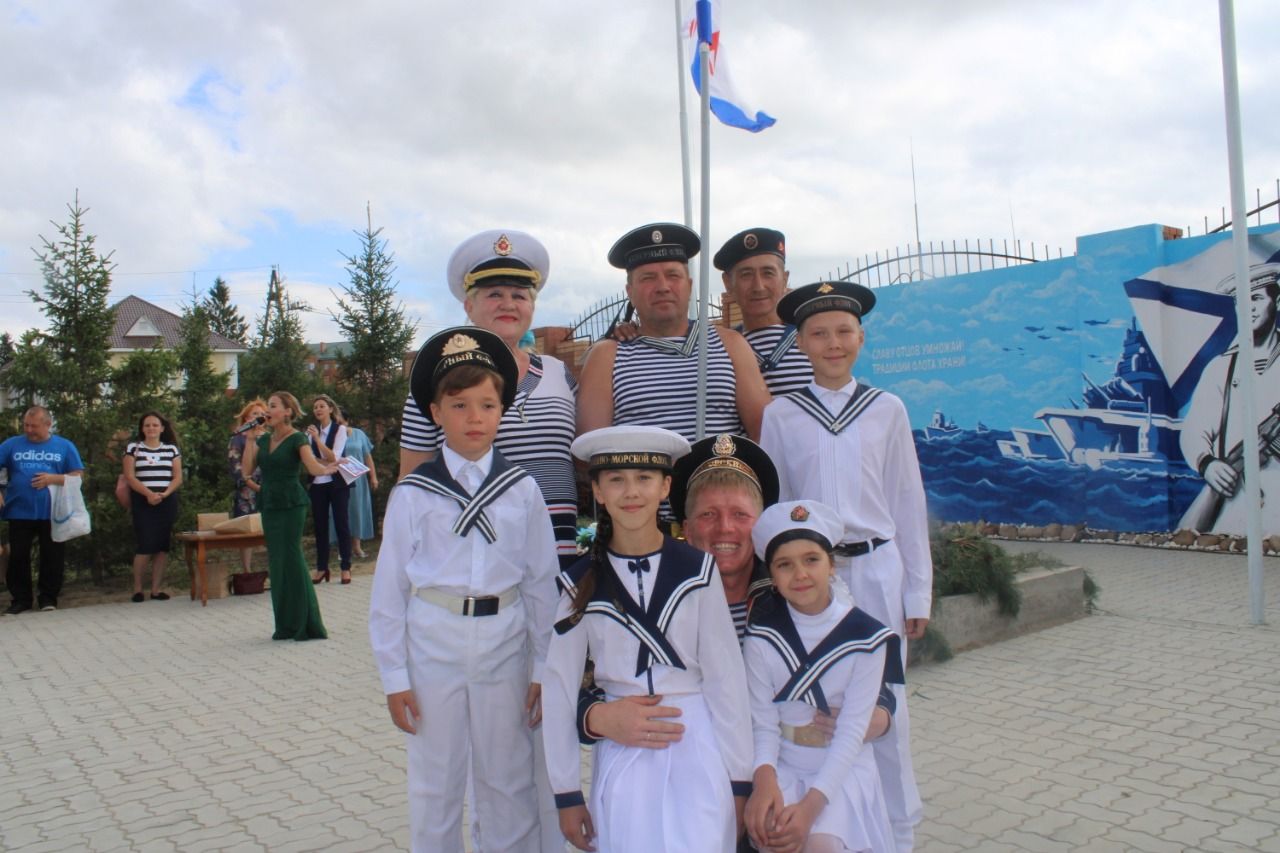 Нурлатцы отмечают День военно-морского флота