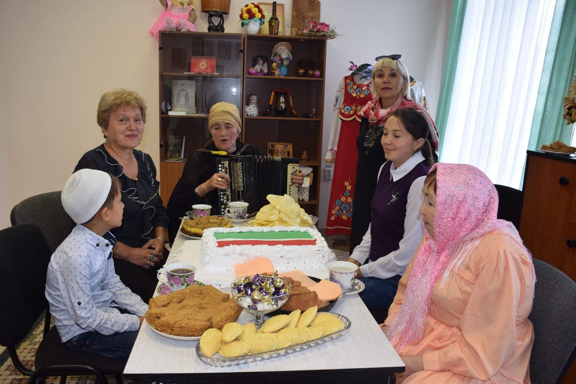 Выборы-2019: в Нурлате представители армянской диаспоры испекли торт-триколор