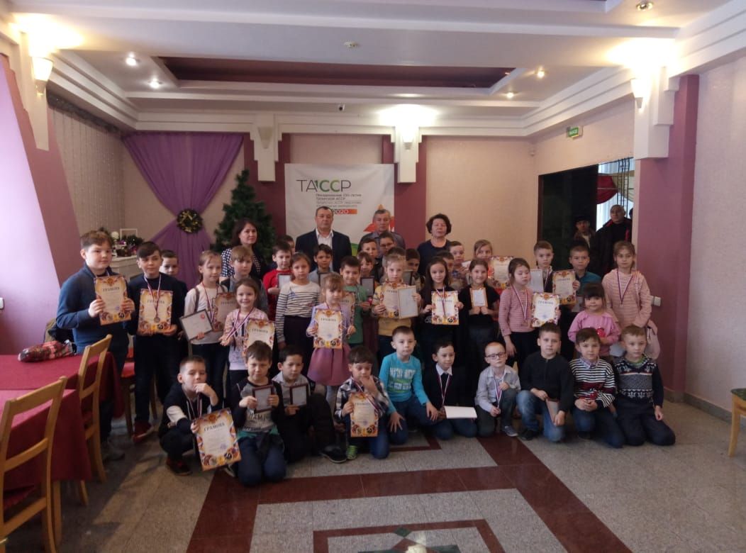 Нурлат: в последний день зимних каникул детский шахматный турнир собрал около 60 участников