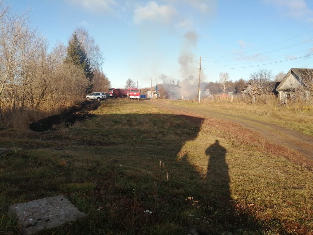 В огне пожара погиб житель поселка Нурлатского района
