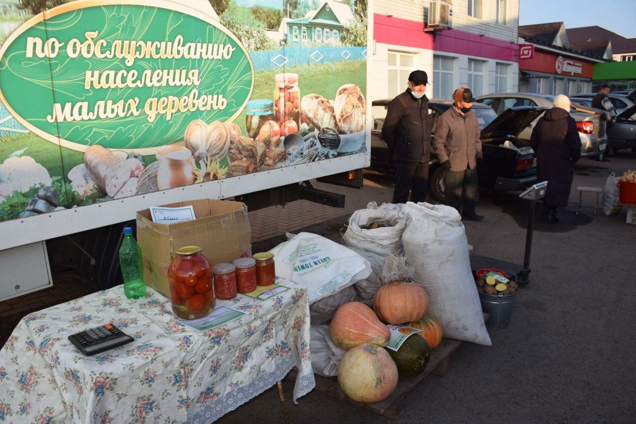 В Нурлате проходит ярмарка, посвященная Дню пожилых людей