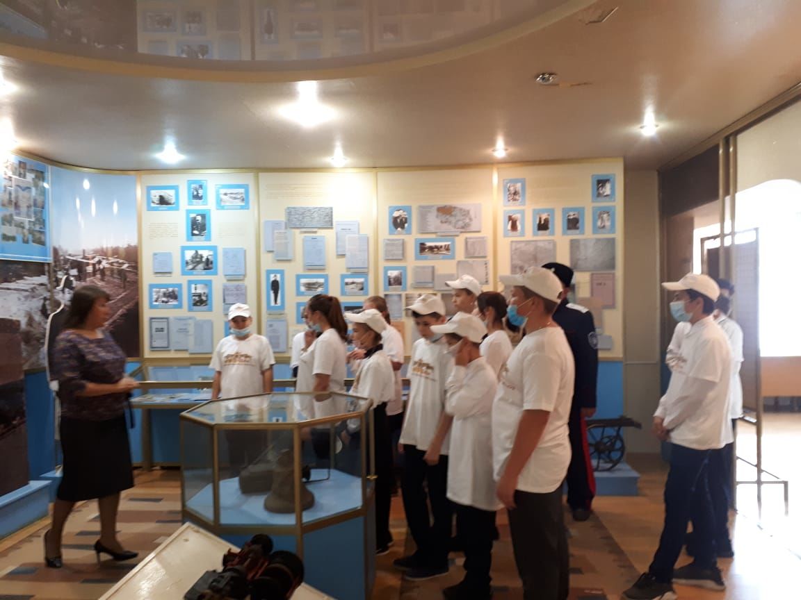 Юные члены военно-патриотического клуба «Легенда» посетили музей