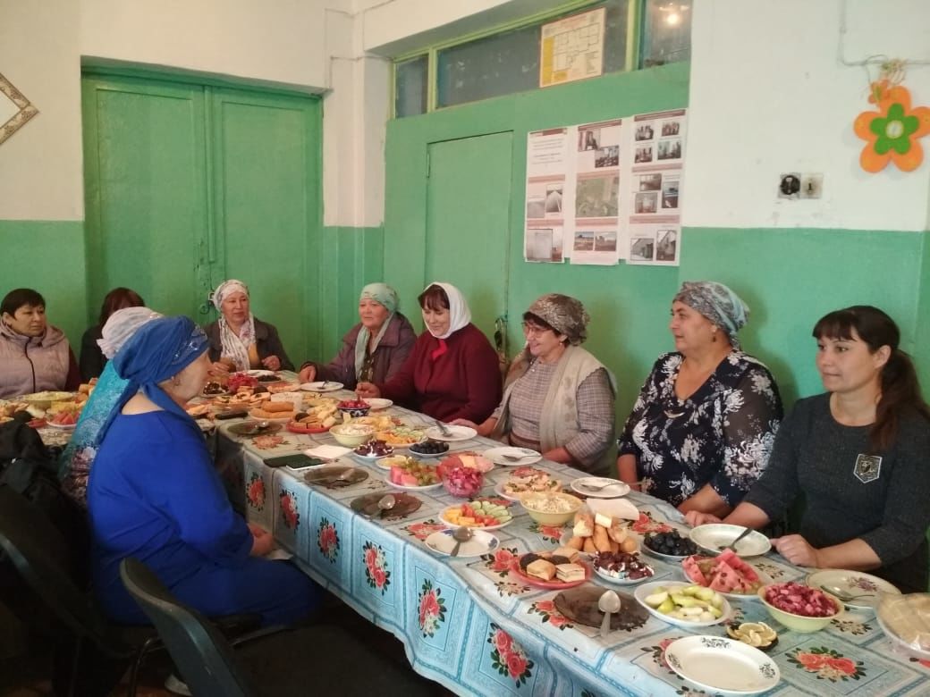 В Новоиглайкинском поселении пожилых пригласили на большое чаепитие