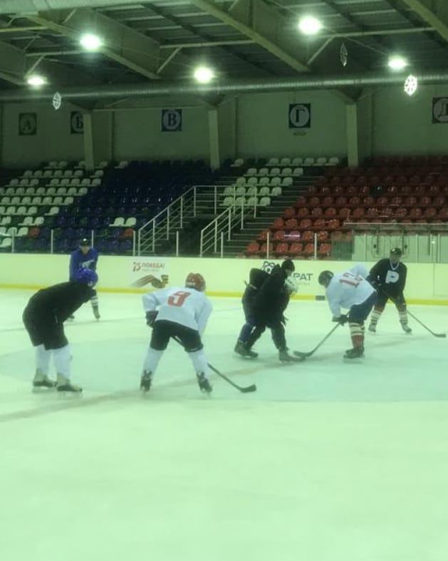 В Нурлате стартовал чемпионат района и города среди мужских команд по хоккею
