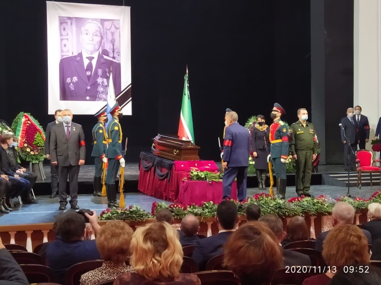 Военком района Загир Абдуллин участвует на церемонии прощания с Героем Советского Союза Борисом Кузнецовым