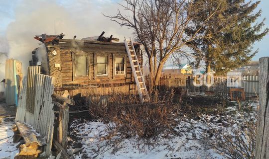Из горящего дома в РТ подросток спас троих братьев