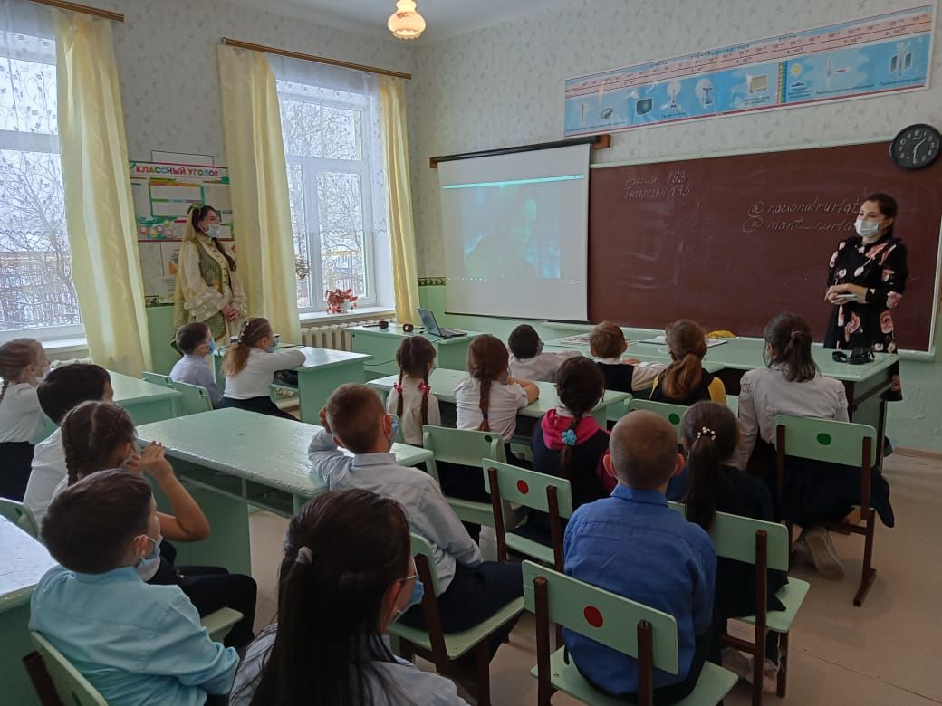 Нурлатские школьники активно включаются в проект «Этномерч»