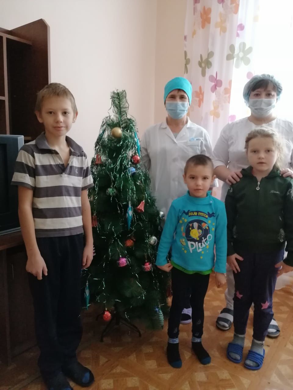 Нурлатские единороссы подарили новогоднее настроение маленьким пациентам ЦРБ