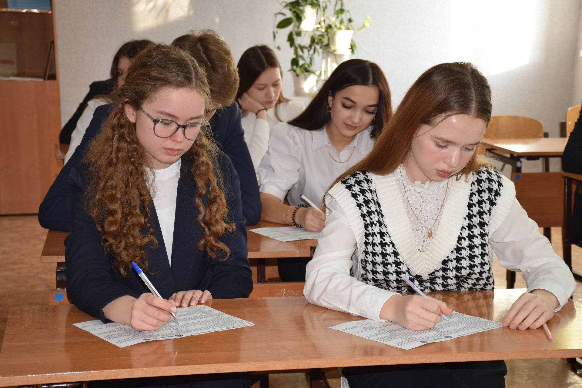 Нурлатские школьники писали тест по истории Великой Отечественной войны
