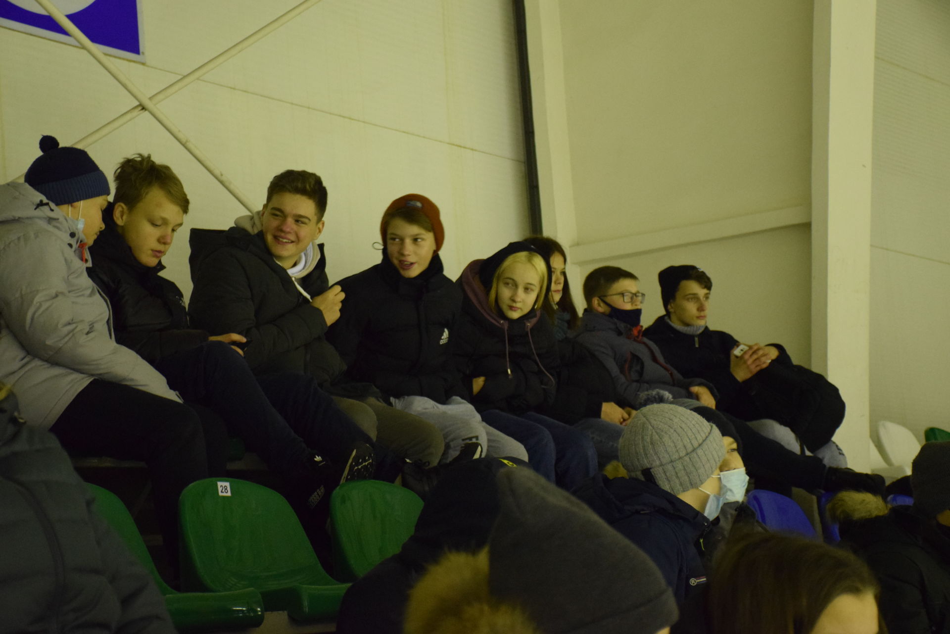 Хоккейная команда «Ледок» встретилась на льду со сборной из Самарской области