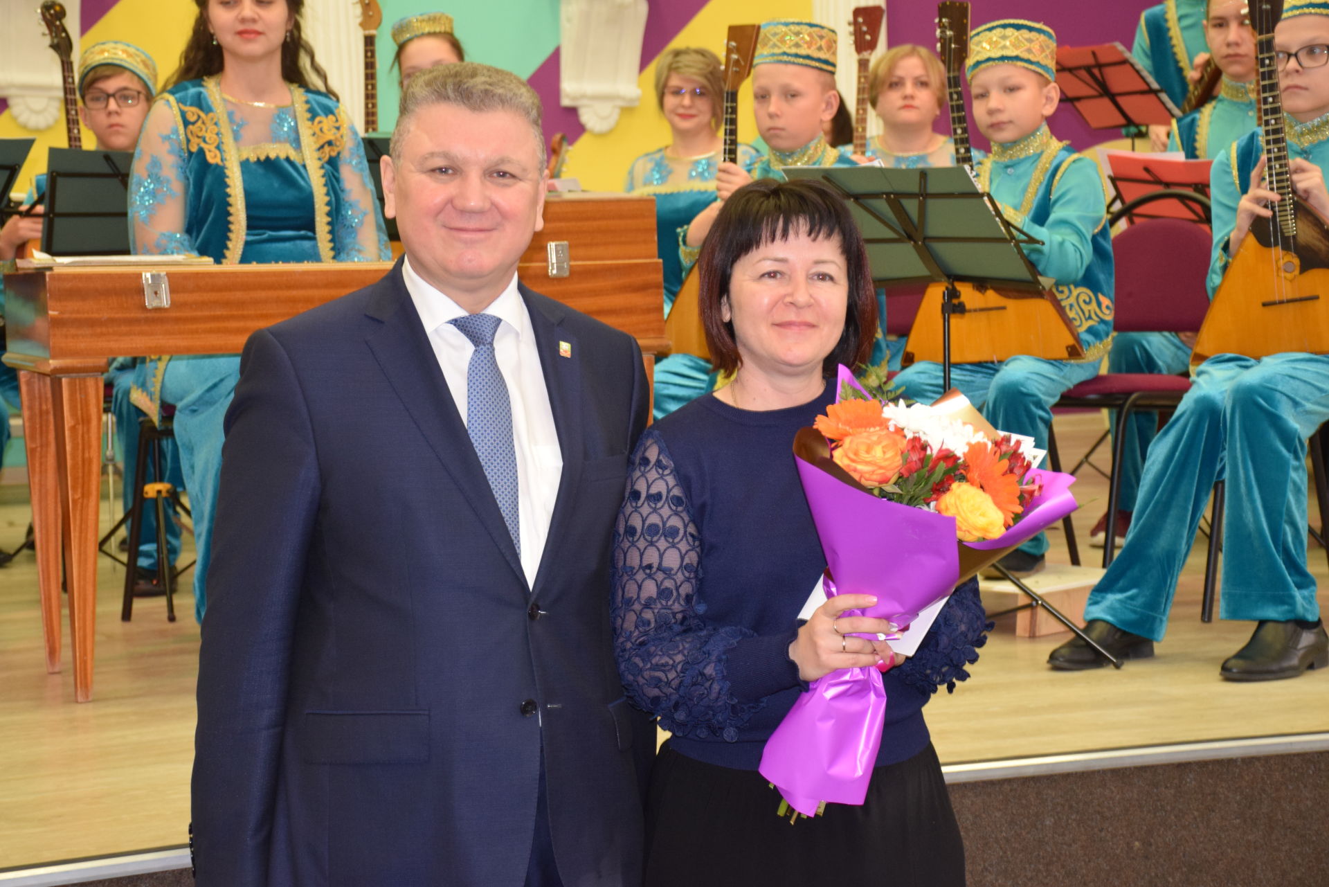 Алмаз Ахметшин поздравил Нурлатскую школу искусств с юбилеем