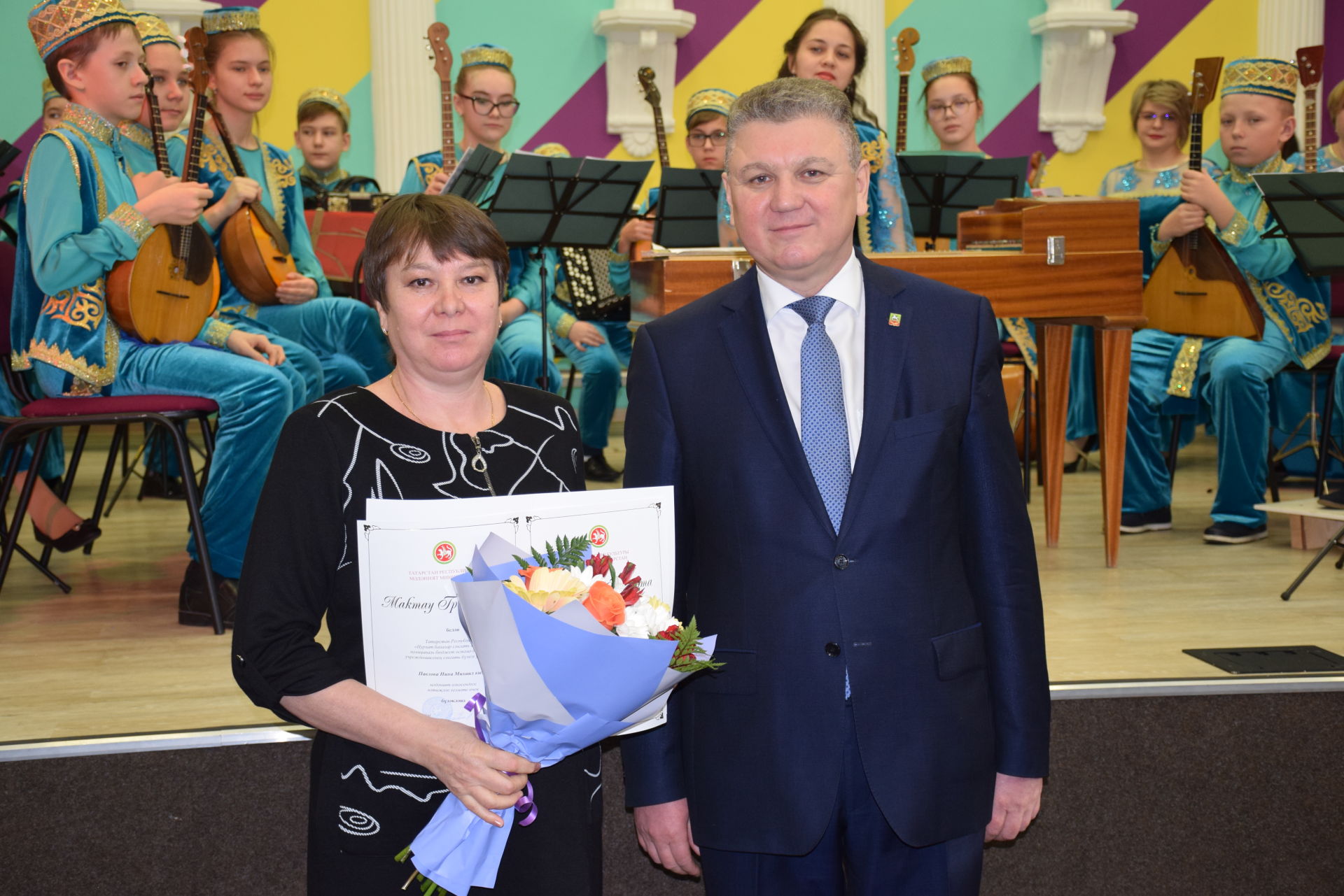 Алмаз Ахметшин поздравил Нурлатскую школу искусств с юбилеем