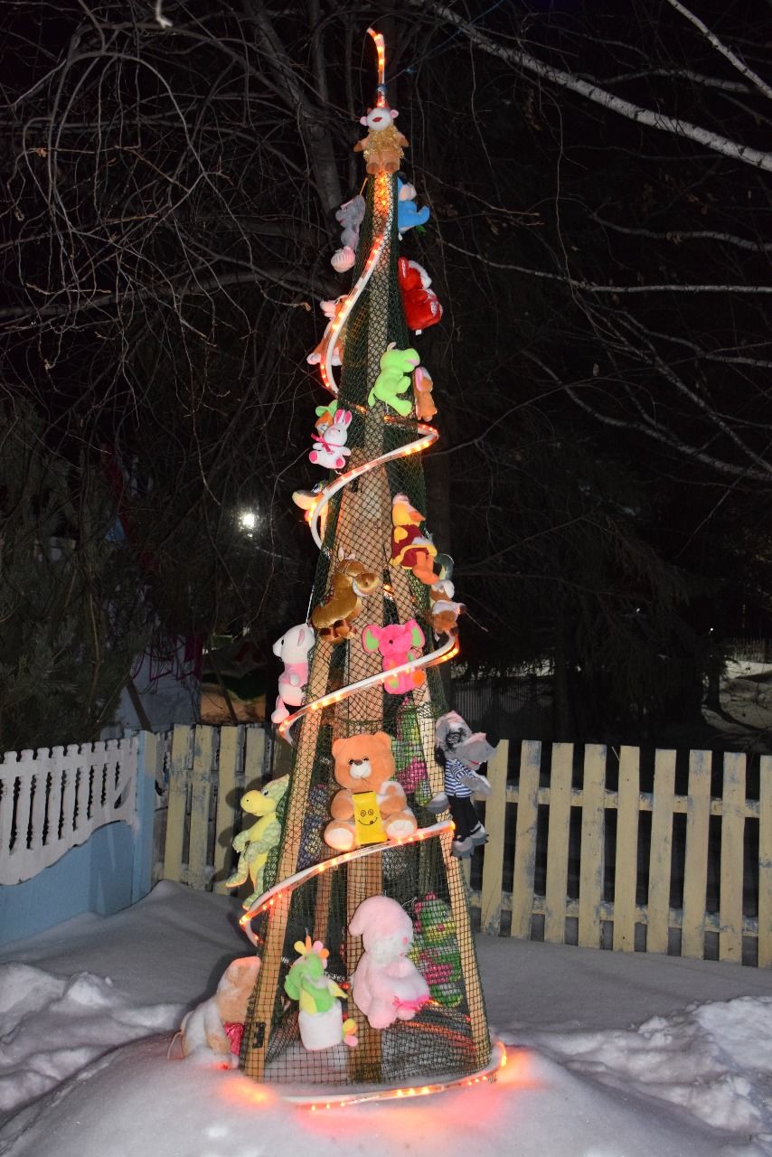 В Степноозерском сельском поселении Нурлатского района к Новому году организовали парад снеговиков в тюбетейках