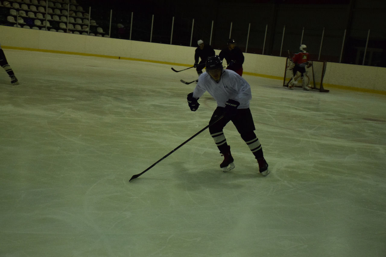 В День хоккея в Нурлате прошла игра между командами «Ледокол» и «Айсберг»