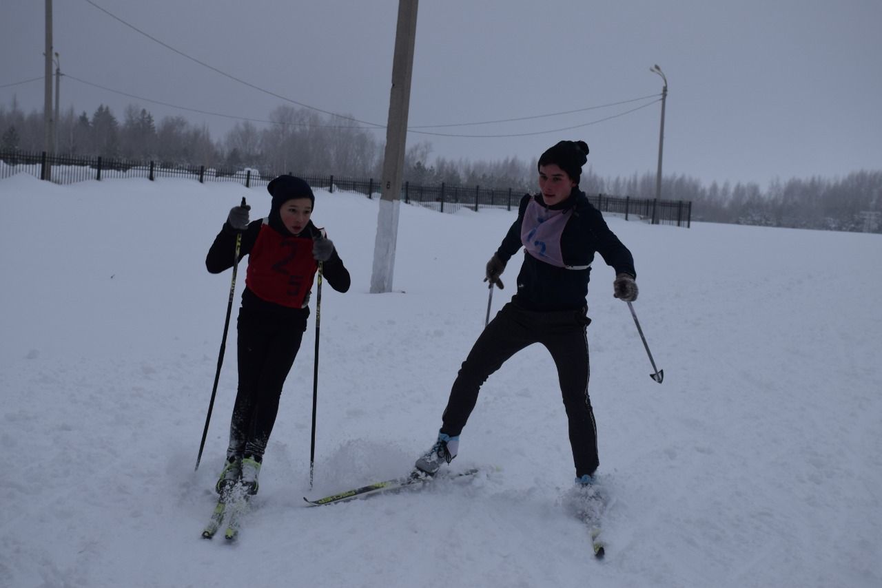 В Нурлате прошла лыжная эстафета среди школьных команд