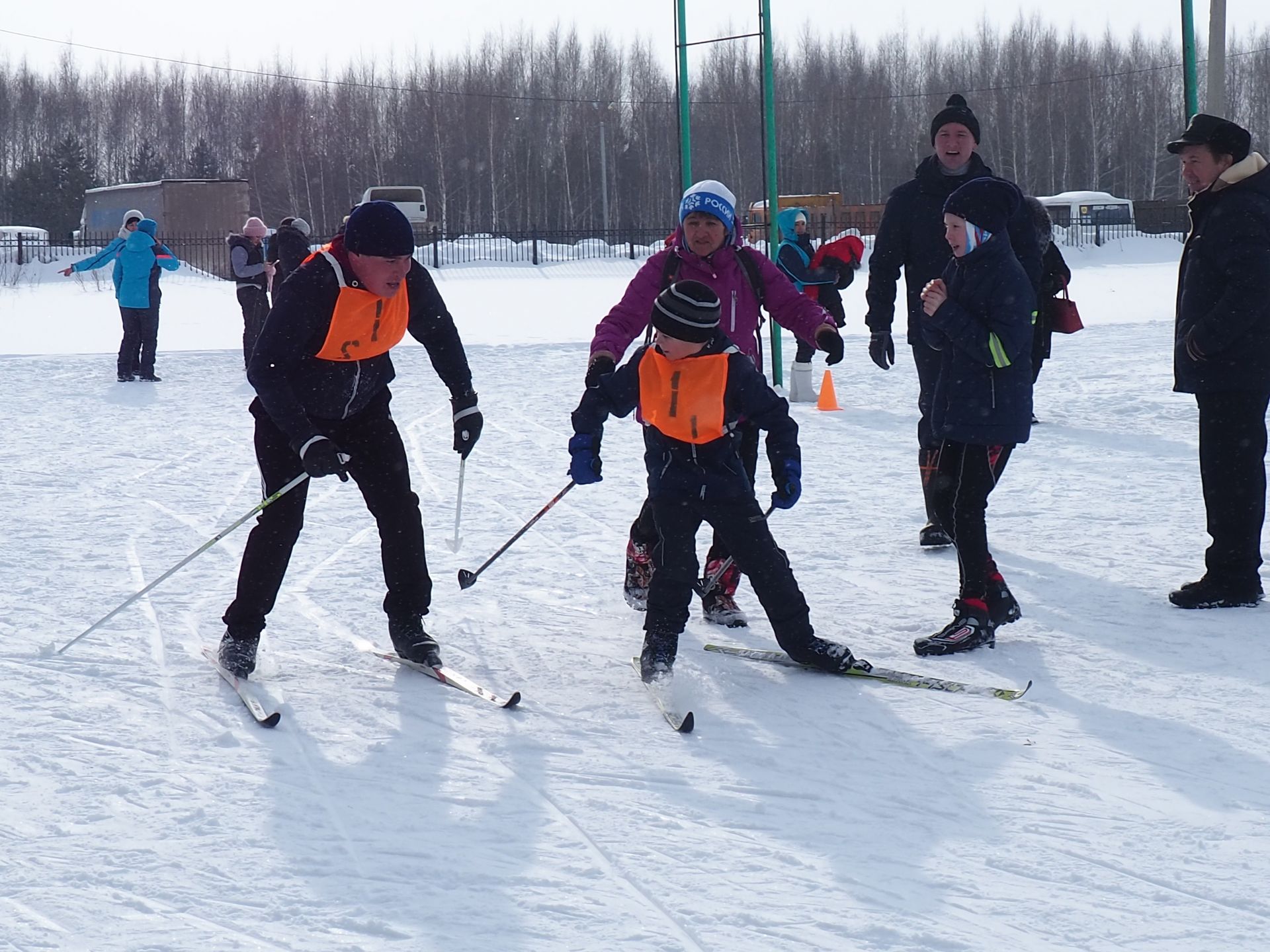 В Нурлате на лыжный старт вместе со своими детьми вышли и папы