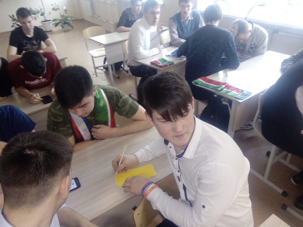 Молодогвардейцы проверили нурлатских студентов на знание истории России