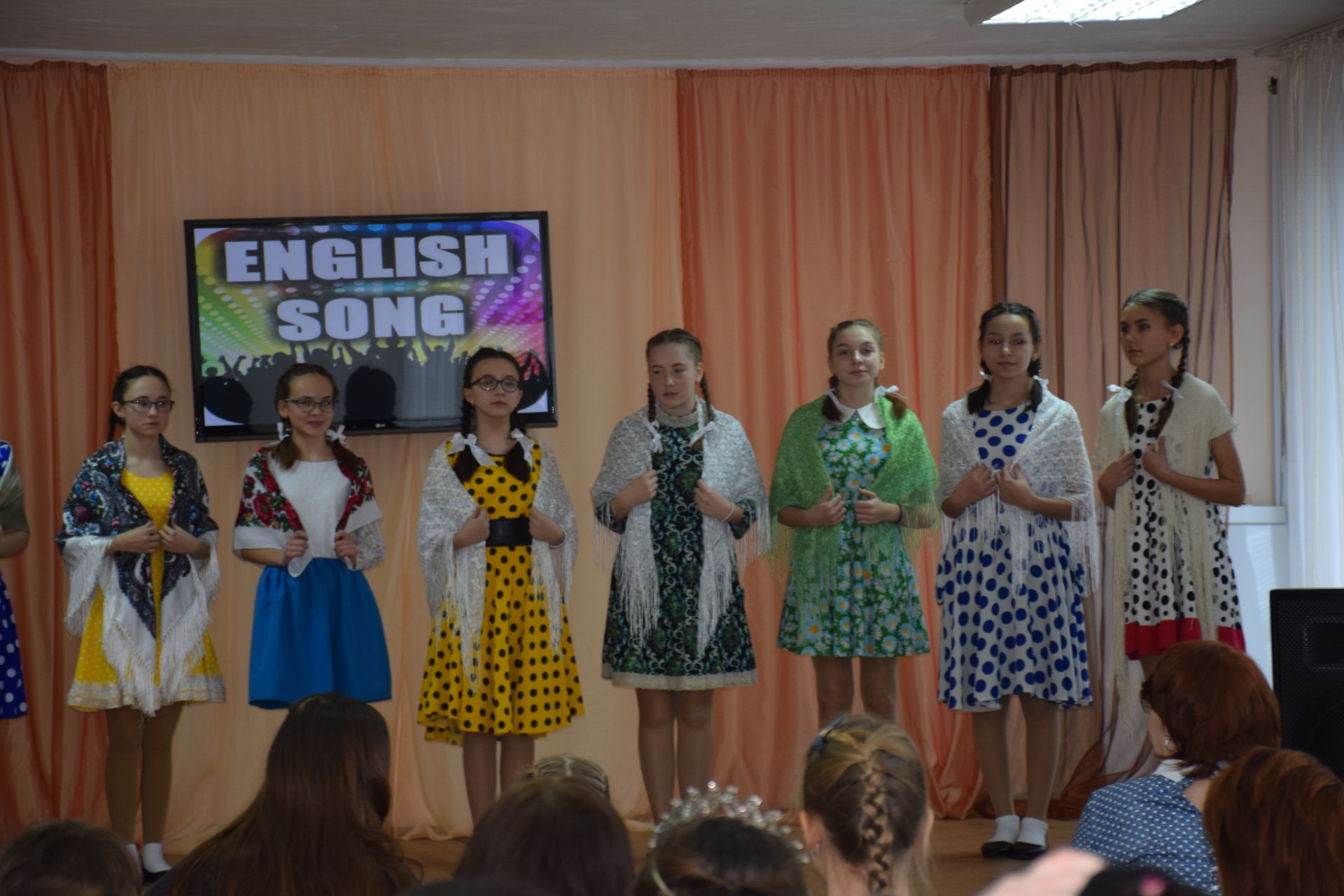 Юные нурлатцы раскрыли свои таланты на Фестивале иностранной песни
