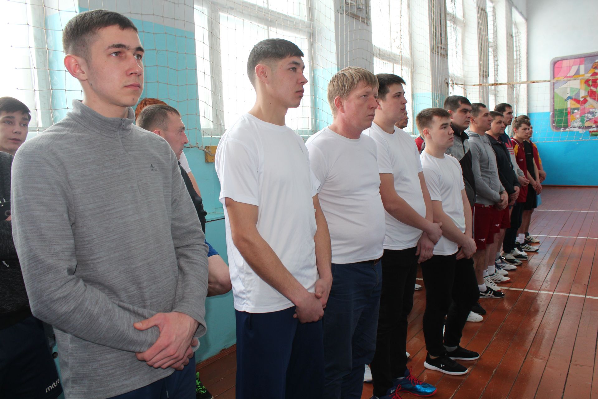 В волейбольном турнире памяти воина-интернационалиста Миншакира Бакирова в Нижнем Нурлате участвуют 5 команд
