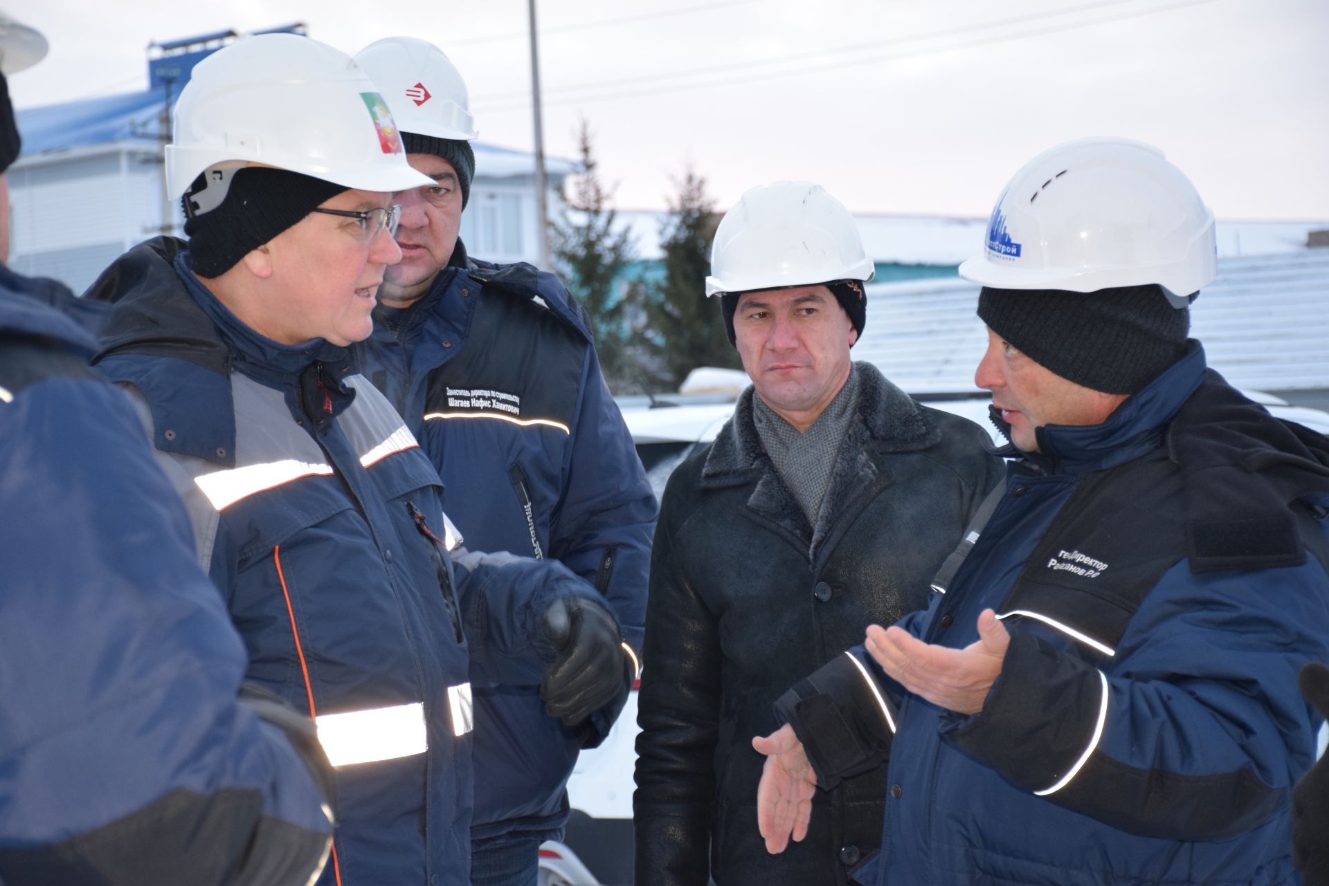 Алмаз Ахметшин рабочий день начал на важном строительном объекте