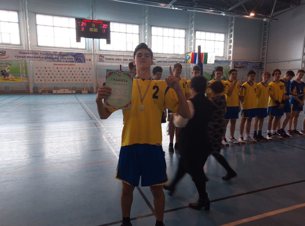 Юные волейболисты Нурлата заняли первое место в межрайонном турнире