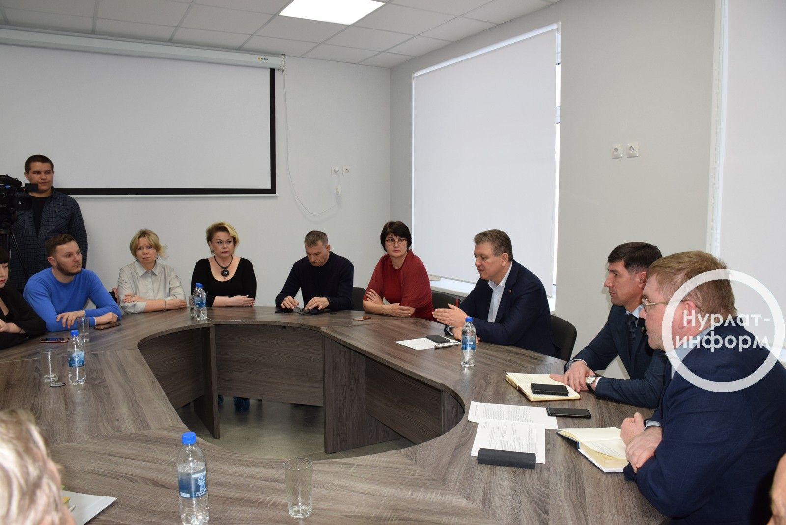 Алмаз Ахметшин обсудил с предпринимателями сложившуюся экономическую ситуацию