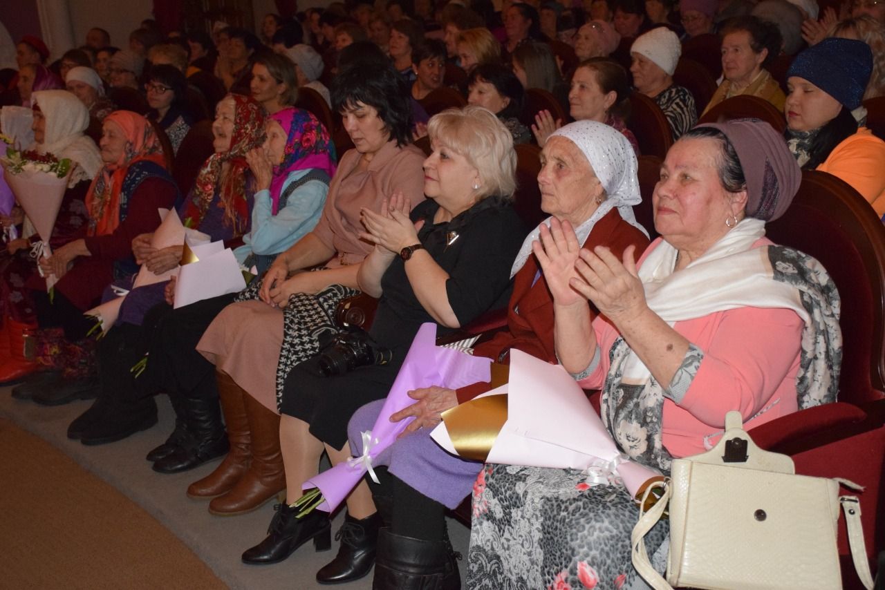 «Ты прекрасна!»: в Нурлате прошел концерт, посвященный Международному женскому дню
