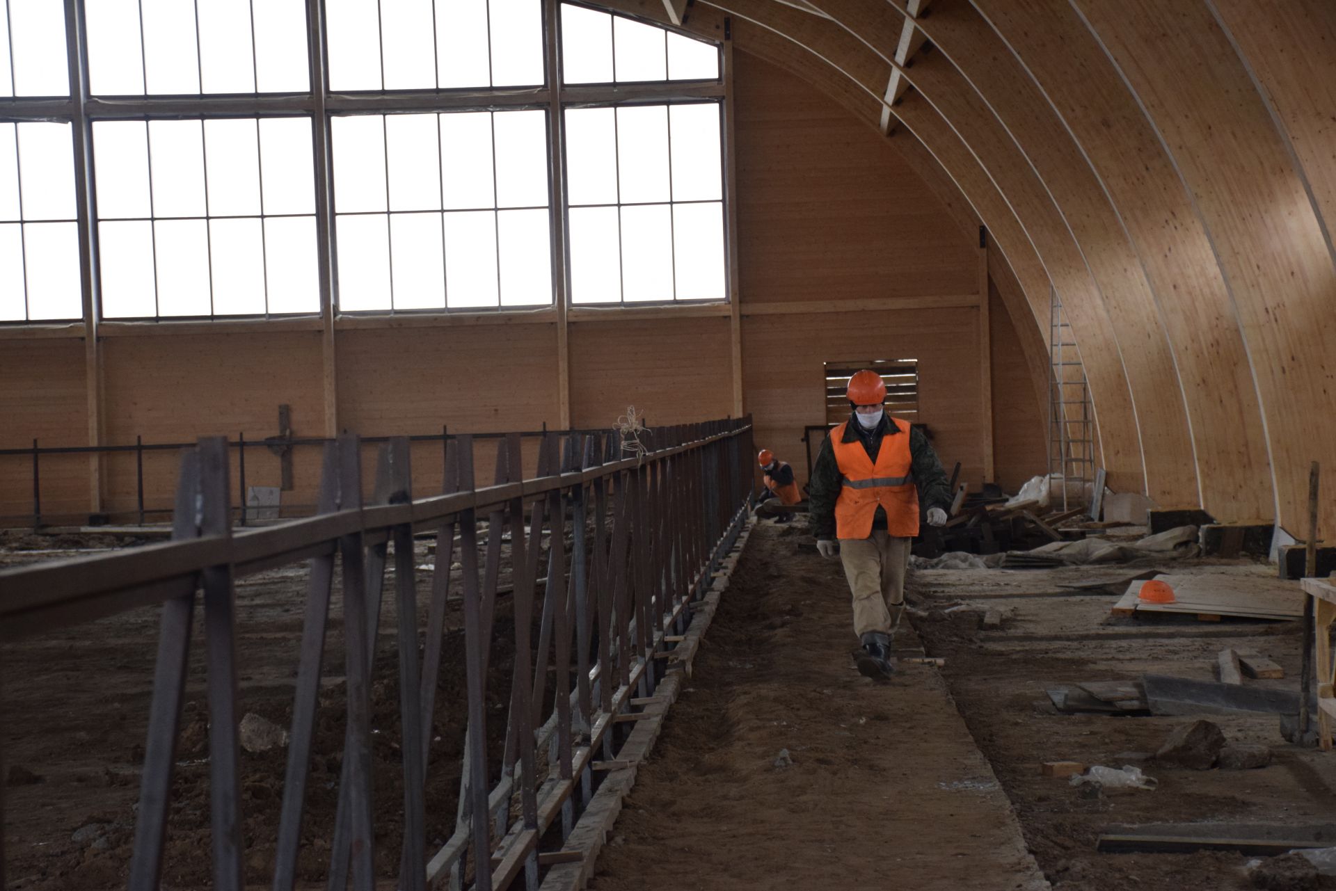 Алмаз Ахметшин ознакомился со строительными работами на Нурлатском конном заводе