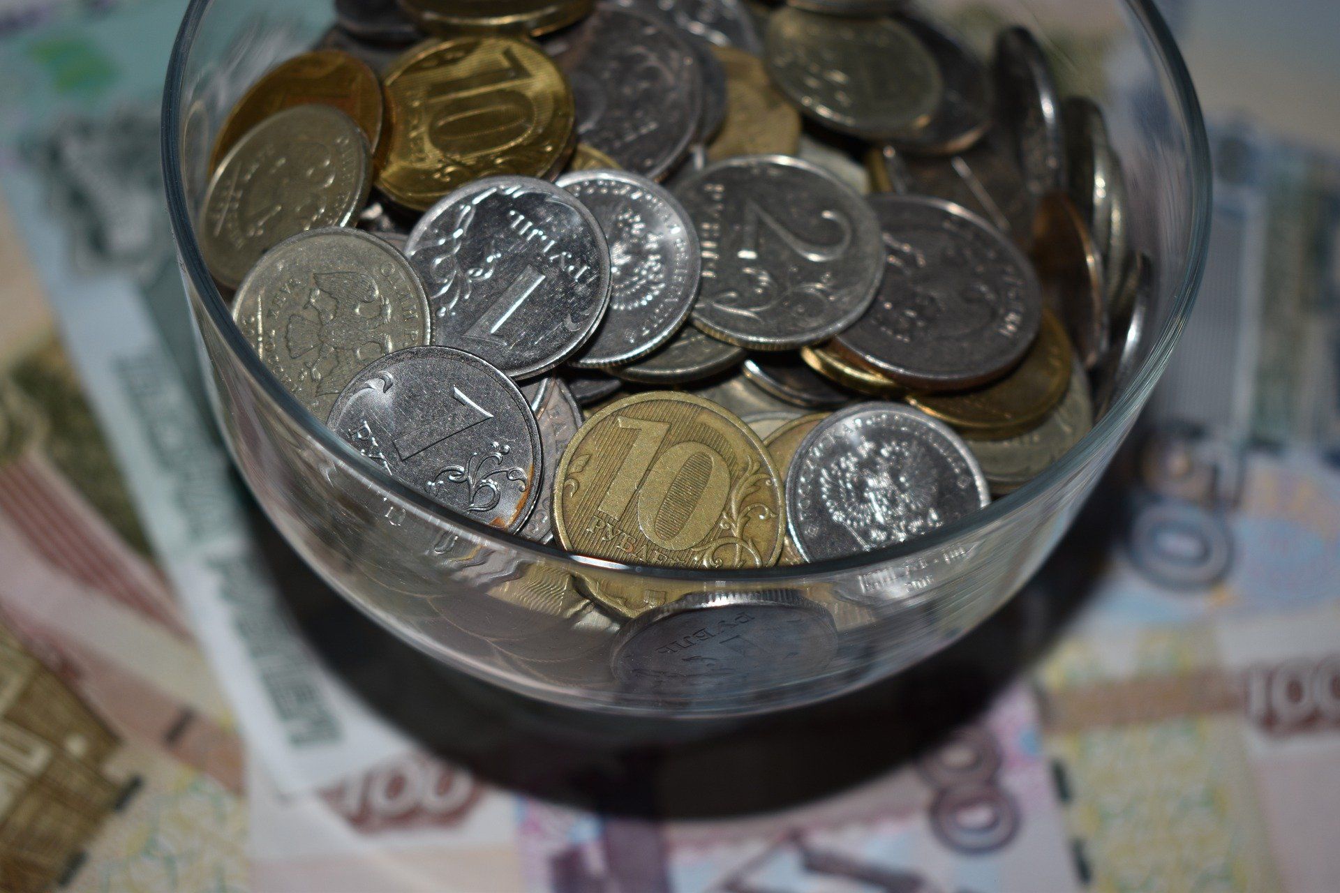 Банк России 29 апреля выпустит в обращение памятные монеты из серебра серии "100-летие образования Республики Татарстан" и другие