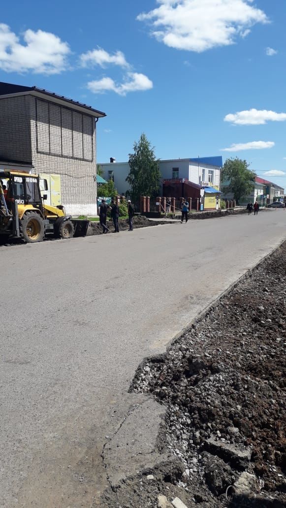 В Нурлате идет масштабное строительство тротуаров