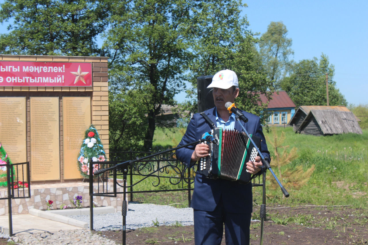 В поселке имени Нариманова Нурлатского района состоялось торжественное открытие памятной стелы