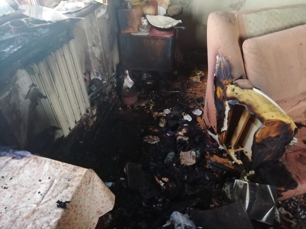 Нурлатские пожарные спасли женщину из задымленного дома