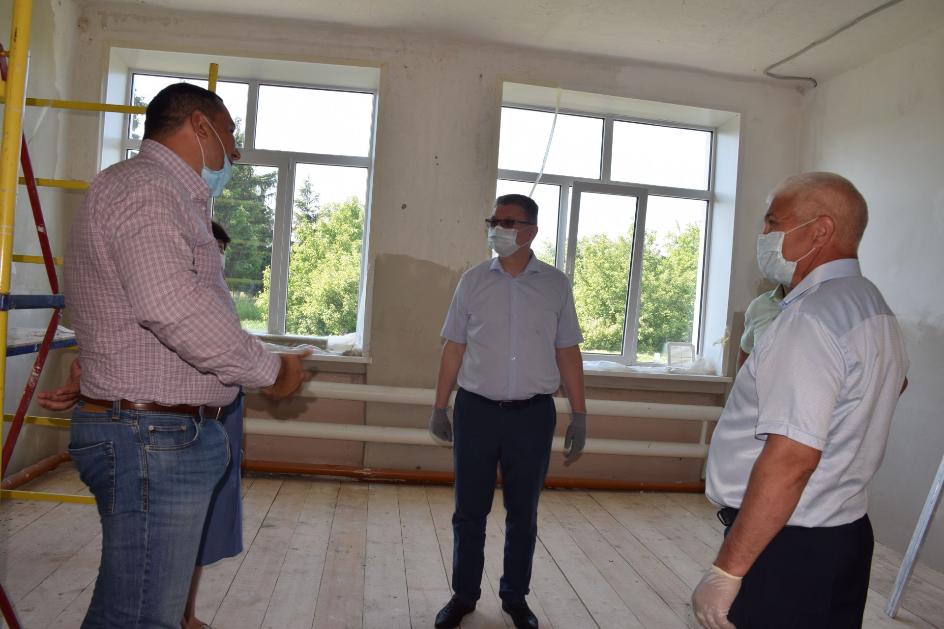 Глава Нурлатского района посетил Фомкинскую школу