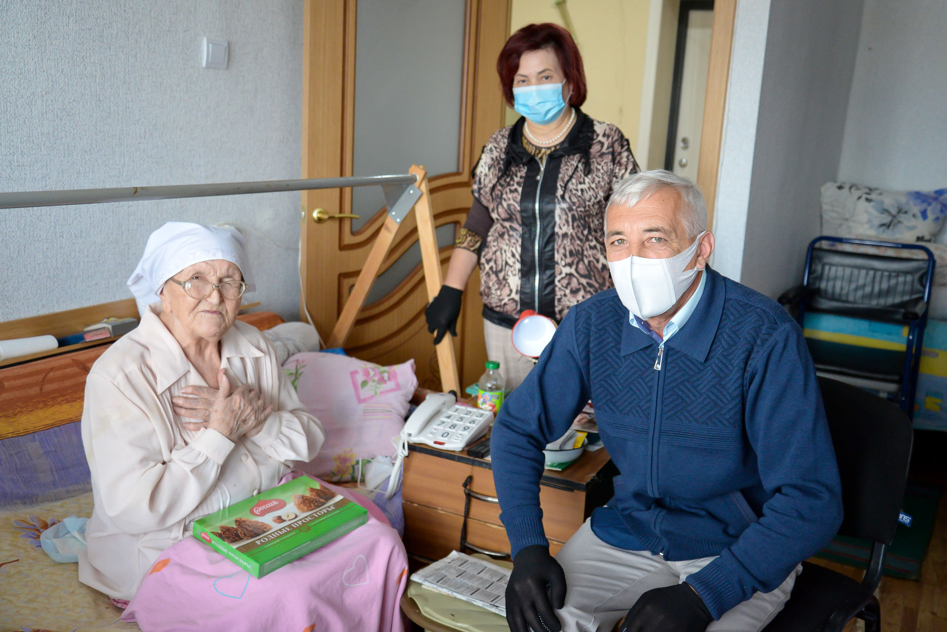 Труженице тыла, пенсионерке Ольге Шигонцевой НГДУ «Нурлатнефть» сделало хороший ремонт квартиры