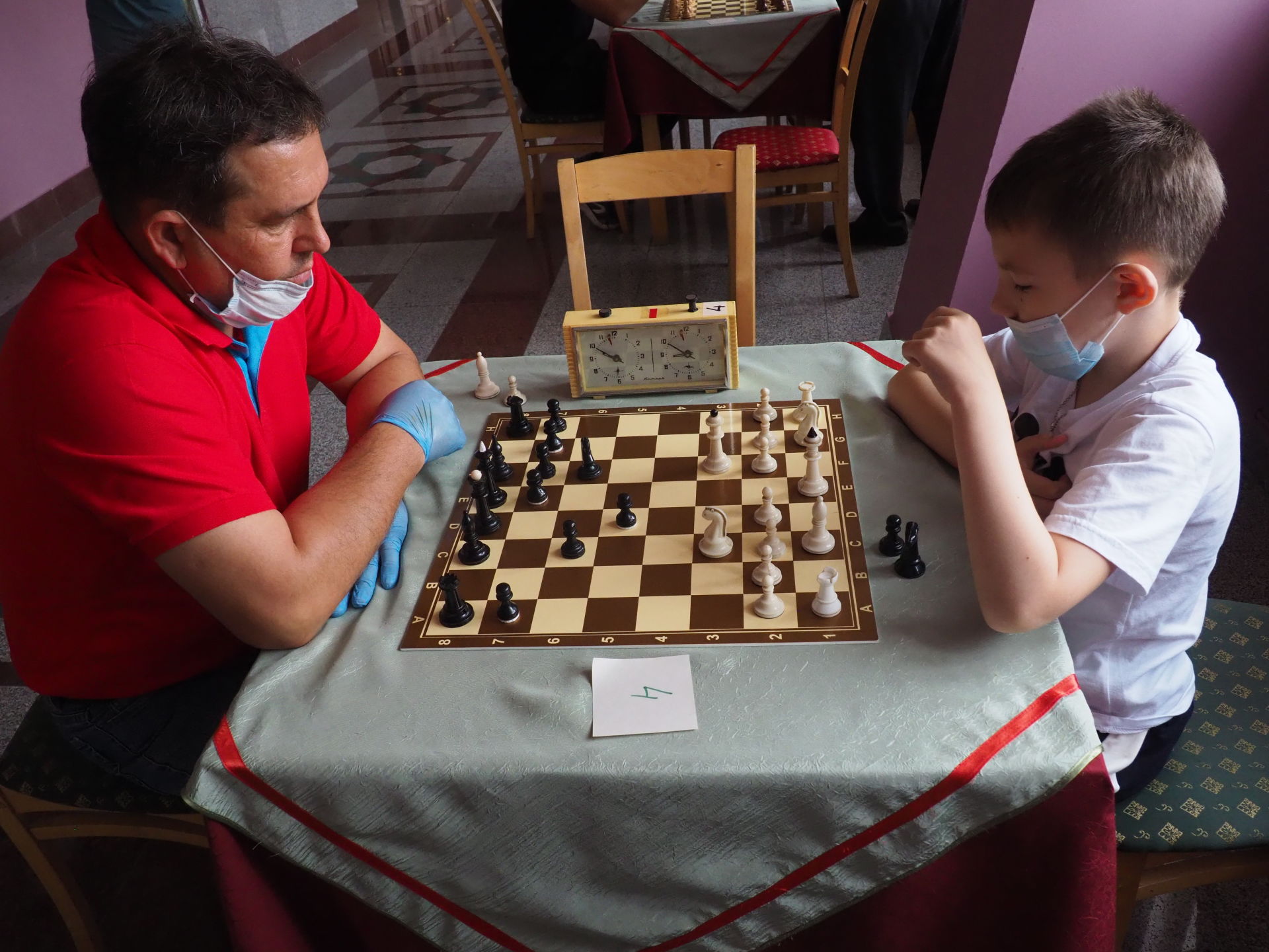 Опытные шахматисты Нурлатского района поборолись за звание чемпиона турнира