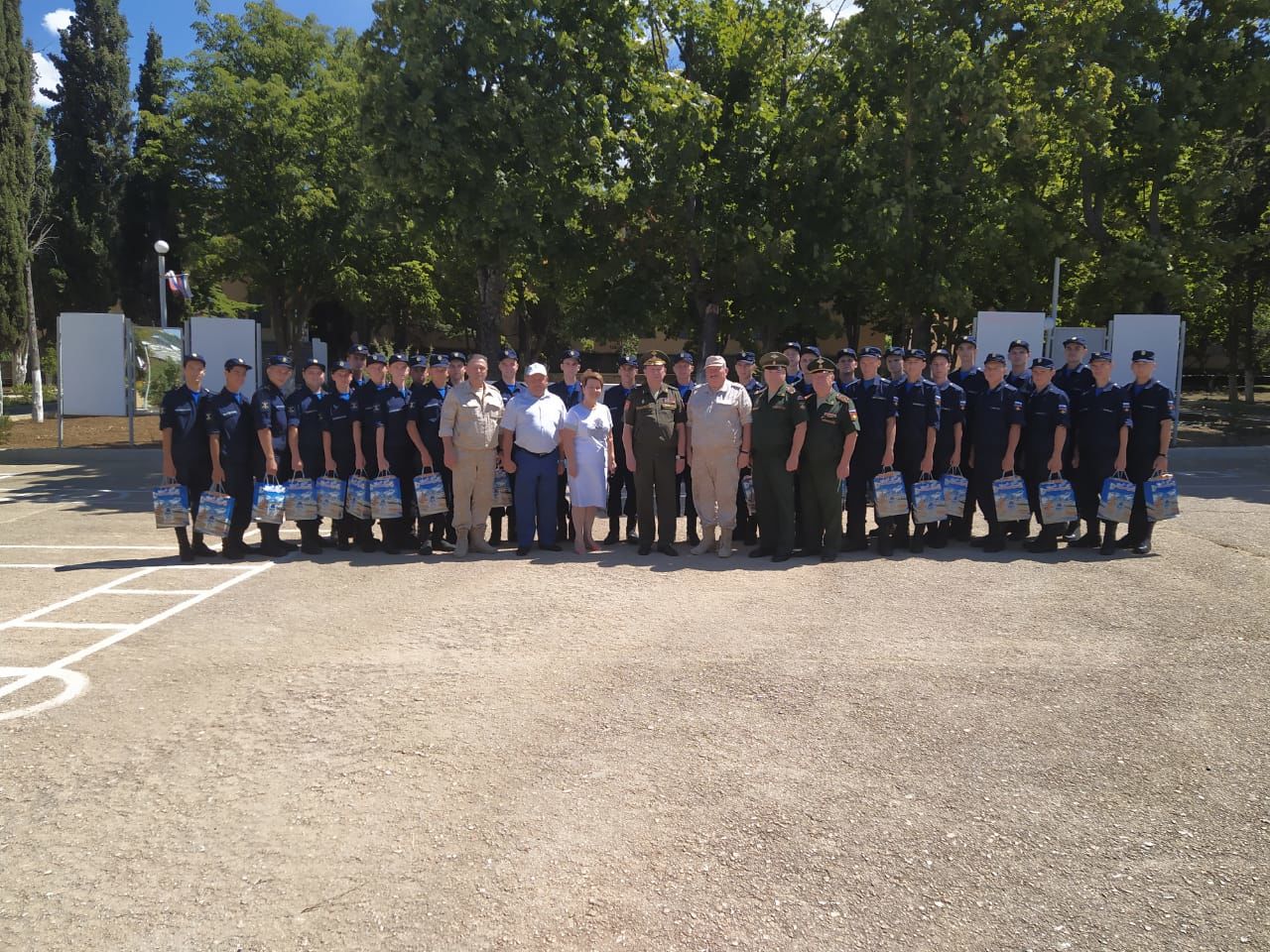 Татарстанская делегация посетила подшефную воинскую часть в городе Севастополь