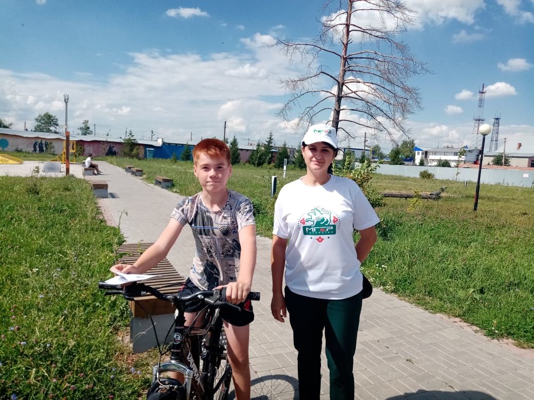 Нурлатские единороссы совместно с «Молодой Гвардией Единая Россия» &nbsp;провели беседу по ПДД с детьми и велосипедистами