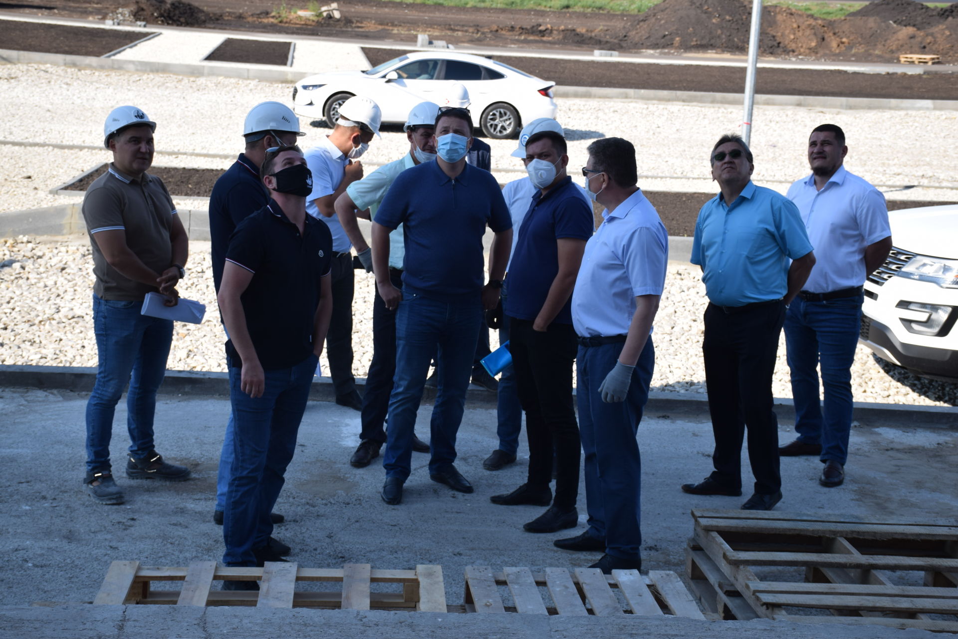 Марат Айзатуллин посетил объекты строительства в городе Нурлат