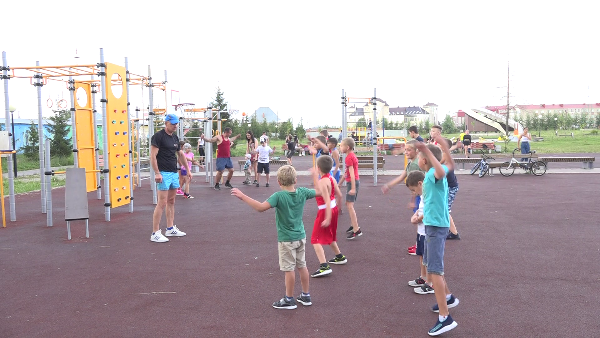 На спортплощадке городского парка вечером  22 июля прошла  открытая тренировка для нурлатцев