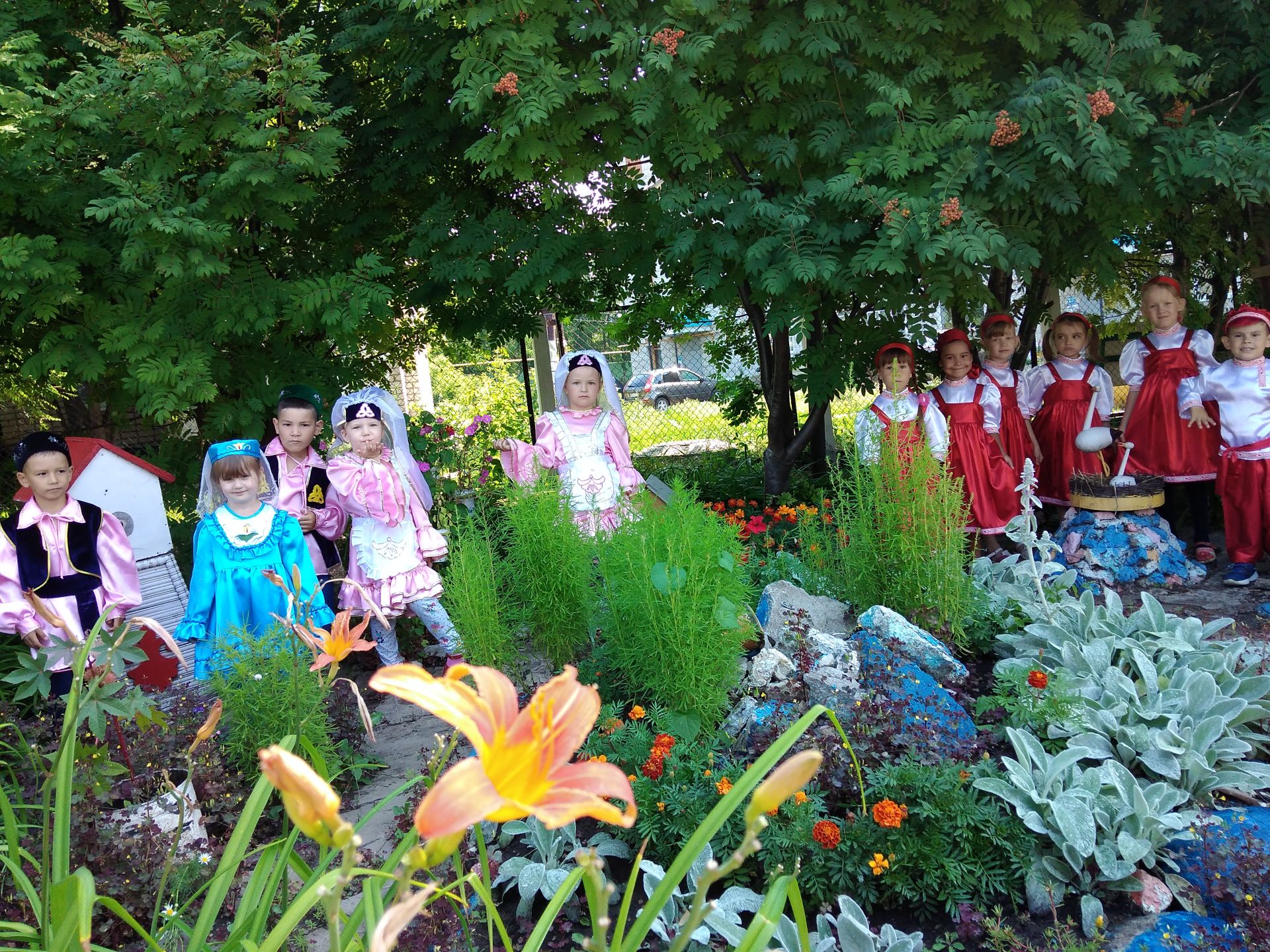 100-летие ТАССР: на территории детского сада "Алсу" города Нурлат создали интересные клумбы
